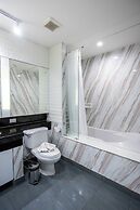 Benviar Tonson Residence