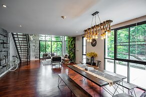 Benviar Tonson Residence