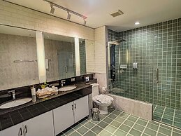 Benviar Tonson Residence