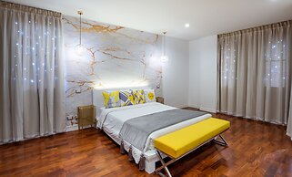 Benviar Tonson Residence