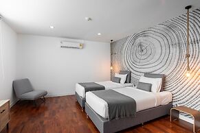 Benviar Tonson Residence