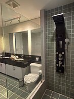 Benviar Tonson Residence