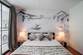 Benviar Tonson Residence