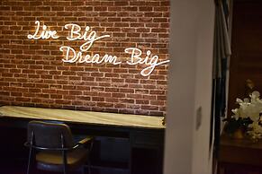 Benviar Tonson Residence