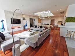 Benviar Tonson Residence