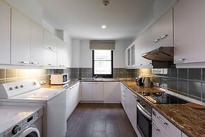 Benviar Tonson Residence