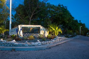 Kokomo Botanical Resort - Caribbean Family Cottages