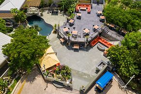 Kokomo Botanical Resort - Caribbean Family Cottages