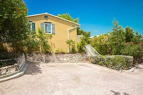 Kokomo Botanical Resort - Caribbean Family Cottages