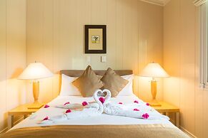 Kokomo Botanical Resort - Caribbean Family Cottages