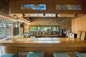 Kokomo Botanical Resort - Caribbean Family Cottages