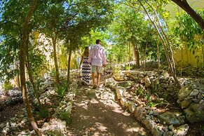 Kokomo Botanical Resort - Caribbean Family Cottages