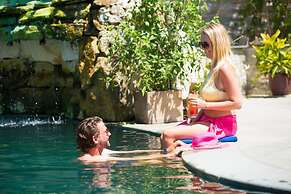 Kokomo Botanical Resort - Caribbean Family Cottages