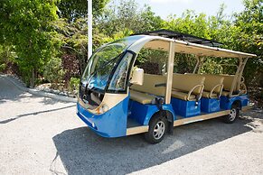 Kokomo Botanical Resort - Caribbean Family Cottages