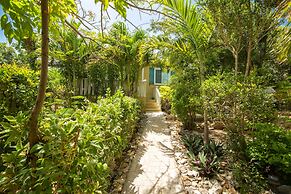 Kokomo Botanical Resort - Caribbean Family Cottages