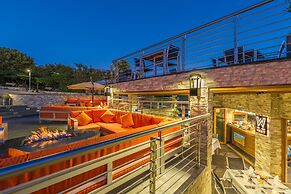 Kokomo Botanical Resort - Caribbean Family Cottages