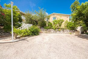 Kokomo Botanical Resort - Caribbean Family Cottages