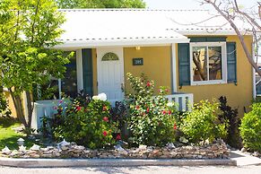 Kokomo Botanical Resort - Caribbean Family Cottages