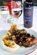 Kokomo Botanical Resort - Caribbean Family Cottages