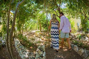 Kokomo Botanical Resort - Caribbean Family Cottages