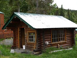 Gwin's Lodge & Roadhouse Est. 1952