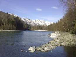 Gwin's Lodge & Roadhouse Est. 1952
