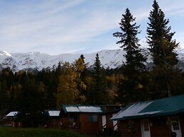 Gwin's Lodge & Roadhouse Est. 1952