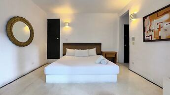 Siesta Fiesta Hotel