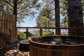 Mackenzie Beach Resort