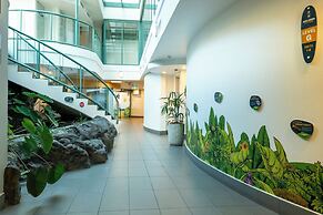 Grand Palais Boolarong Beachside Resort