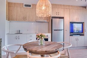 Grand Palais Boolarong Beachside Resort