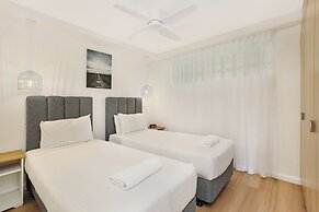 Grand Palais Boolarong Beachside Resort