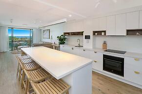 Grand Palais Boolarong Beachside Resort