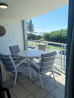 Grand Palais Boolarong Beachside Resort