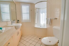 Grand Palais Boolarong Beachside Resort