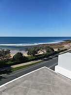 Grand Palais Boolarong Beachside Resort