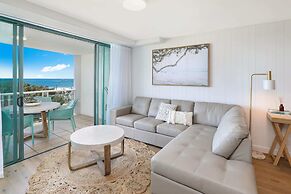 Grand Palais Boolarong Beachside Resort