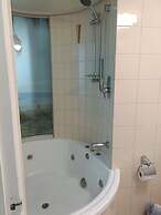 Grand Palais Boolarong Beachside Resort