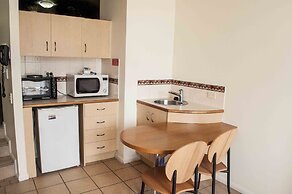 Grand Palais Boolarong Beachside Resort