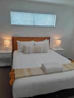 Grand Palais Boolarong Beachside Resort