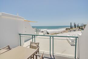 Grand Palais Boolarong Beachside Resort