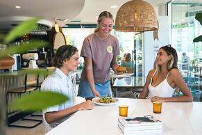 Grand Palais Boolarong Beachside Resort