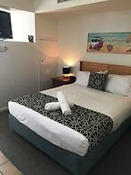 Grand Palais Boolarong Beachside Resort