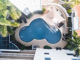 Grand Palais Boolarong Beachside Resort