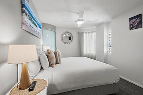 Grand Palais Boolarong Beachside Resort