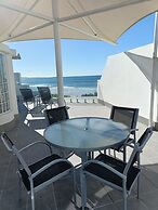 Grand Palais Boolarong Beachside Resort