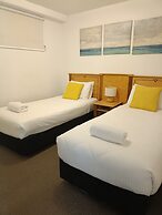 Grand Palais Boolarong Beachside Resort