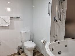 Grand Palais Boolarong Beachside Resort