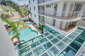 Grand Palais Boolarong Beachside Resort