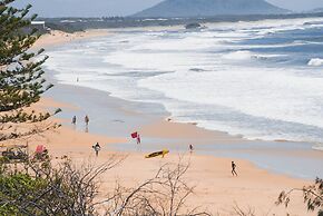Grand Palais Boolarong Beachside Resort